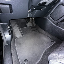 Forget-Flowers-This-Is-How-You-Surprise-Mom-SUV-Interior-Detailing-in-Orlando 5